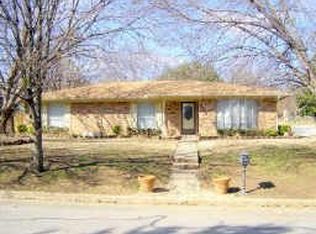 2904 Southridge Dr, Grapevine, TX 76051