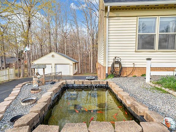 3rd image of 108 Concord Ct