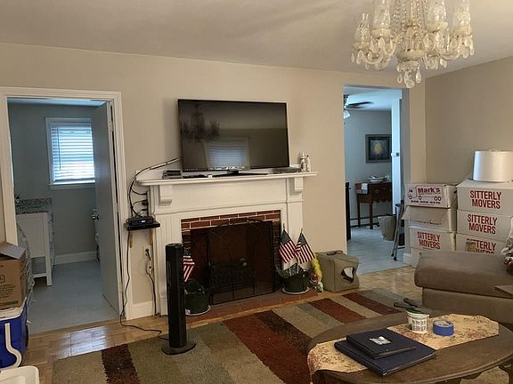 4th image of 13 Essex St Unit 1