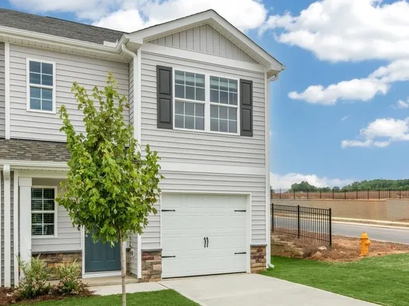 92 March Creek Dr, Fuquay Varina, NC 27526