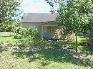 614 E 2nd St, El Campo, TX 77437