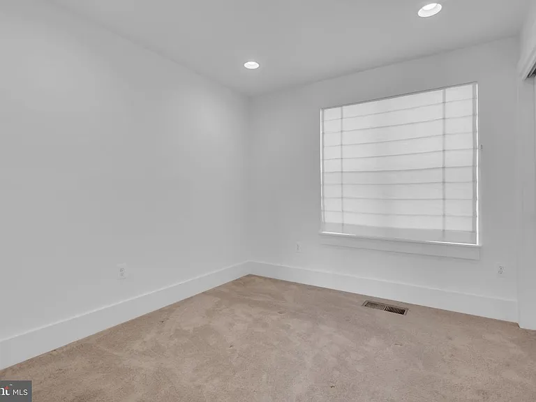 11366 Emerald Park Rd — Photo 42