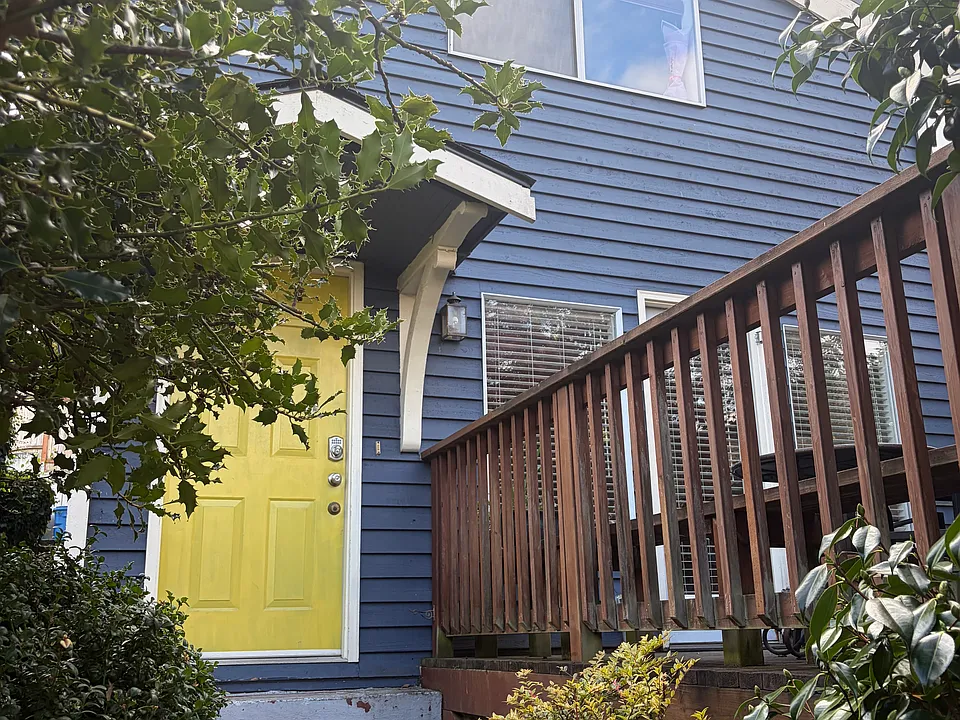27 W Etruria St #1