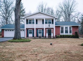 6137 Oak Hill Dr, Sykesville, MD 21784