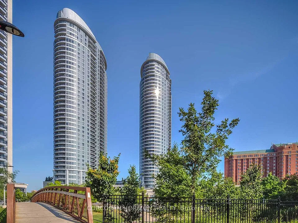 135 Village Green Sq #1620