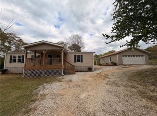 112 Douglas Dr, Seneca, SC 29678