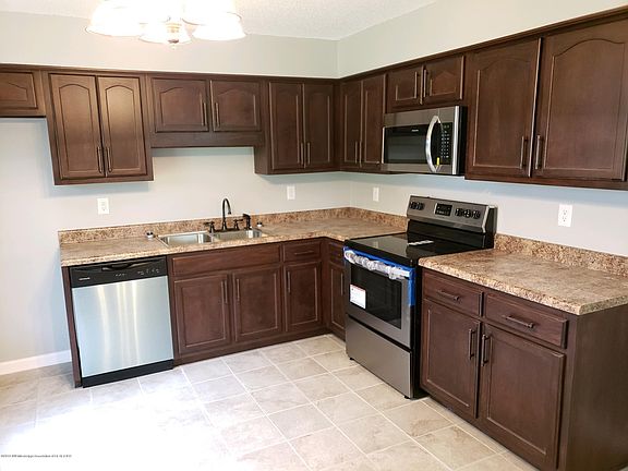 3rd image of 6700 Gatewood Cir