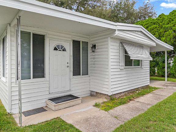 4th image of 1003 Nell Way