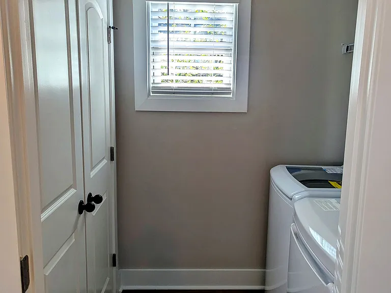 205 White Ave — Photo 8