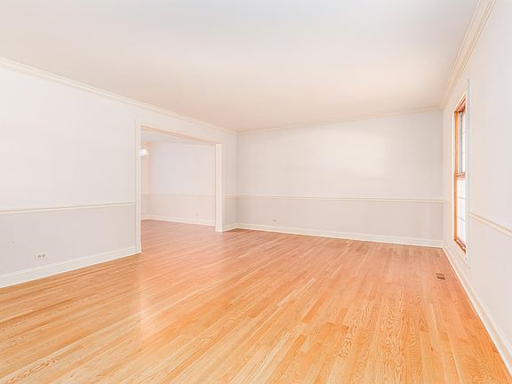 5th image of 1100 N Ashbury Ave