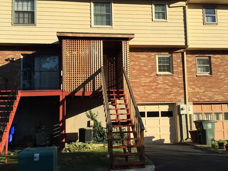 3483 Sutherland Dr — Photo 2