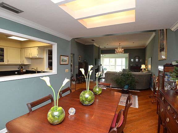 4th image of 4300 Lakeside Dr Unit 12