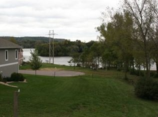 Waters Edge UNIT 2, Prairie Du Sac, WI 53578