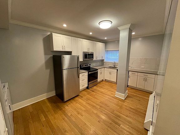 5th image of 4522 N Malden St #105