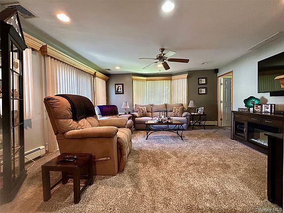 4th image of 19 Sandpiper Lane