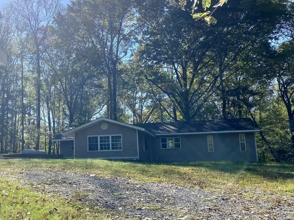 409 Crestview Dr, Bumpus Mills, TN 37028