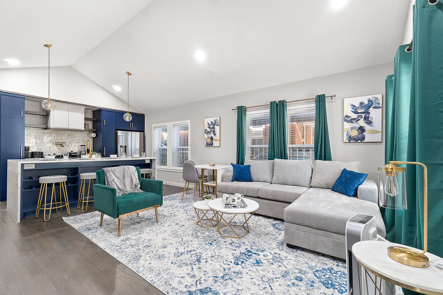 2 bed, 2.0 bath, 1140 sqft, $3,101 — Photo 2