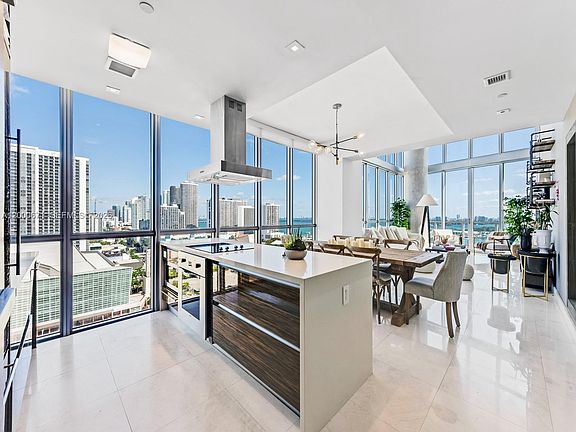 2nd image of 1100 Biscayne Blvd Unit 2105
