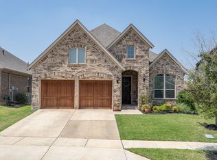 9028 Washington Ln, Lantana, TX 76226