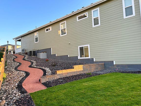 Side Yard & Garden View