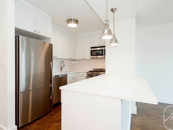 3rd image of 330 E 39th St APT 11E