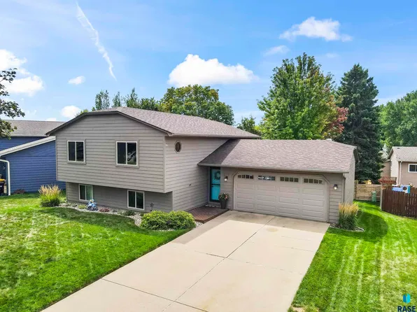 2615 S Groveland Ave, Sioux Falls, SD 57110