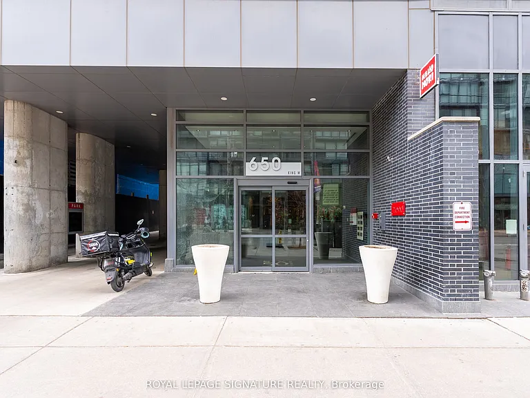95 Bathurst St #109 — Photo 20