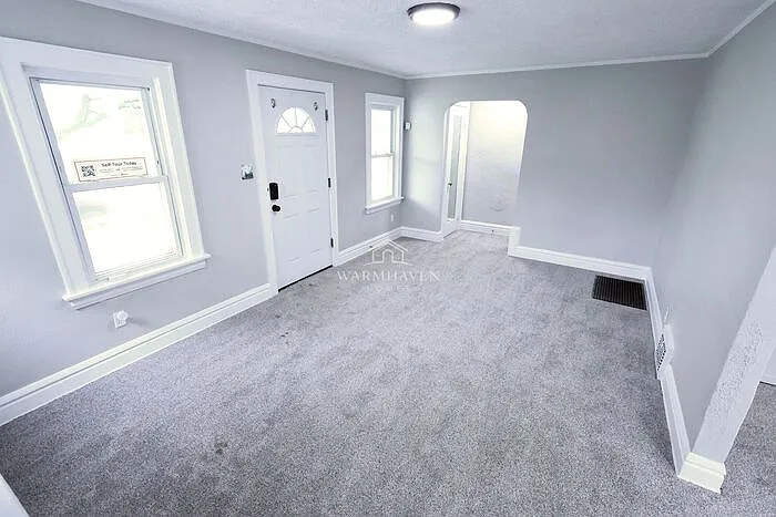 3 bed, 1.0 bath, 1056 sqft, $1,295 — Photo 2