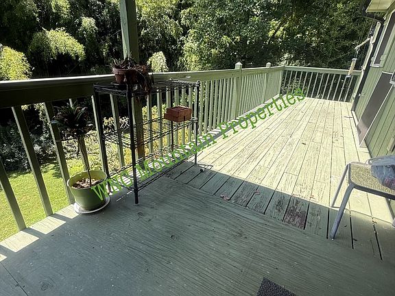 4th image of 241 Lakewood Dr #B