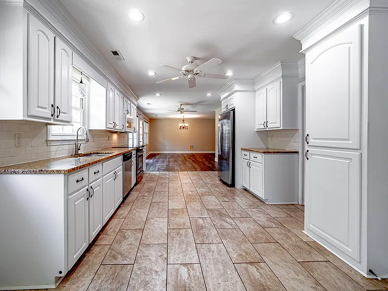 2704 Powhatan Dr — Photo 41