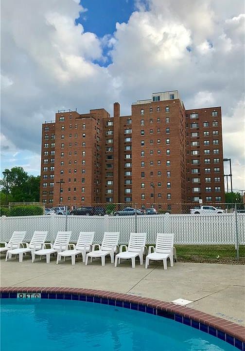1st image of 11720 Edgewater Dr APT 419