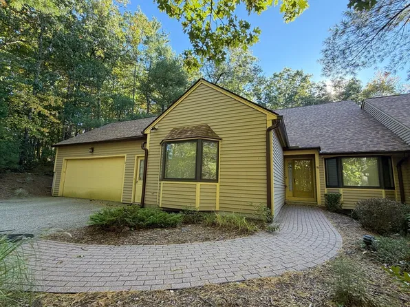 16 Bentwood Dr Unit 16, Sturbridge, MA 01566