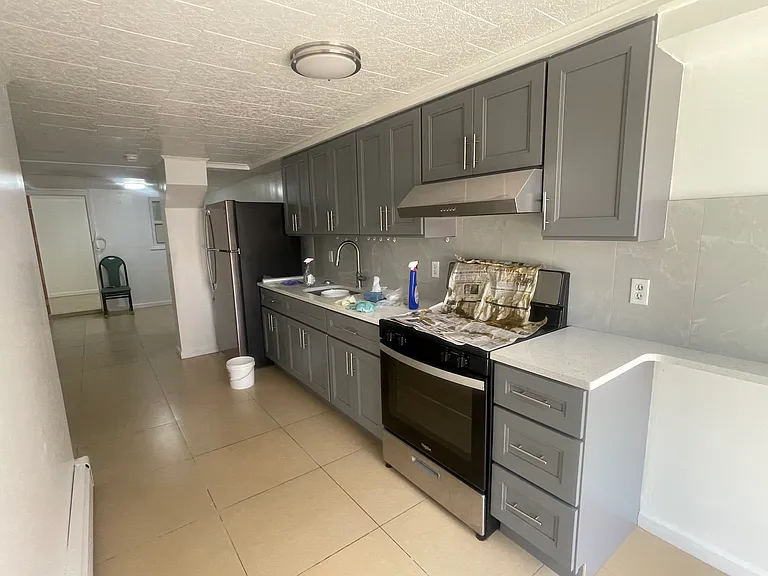 Willets Point Blvd — Photo 1