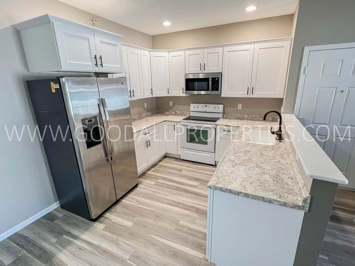 Renovated 2 bedroom in Ankeny — Photo 3
