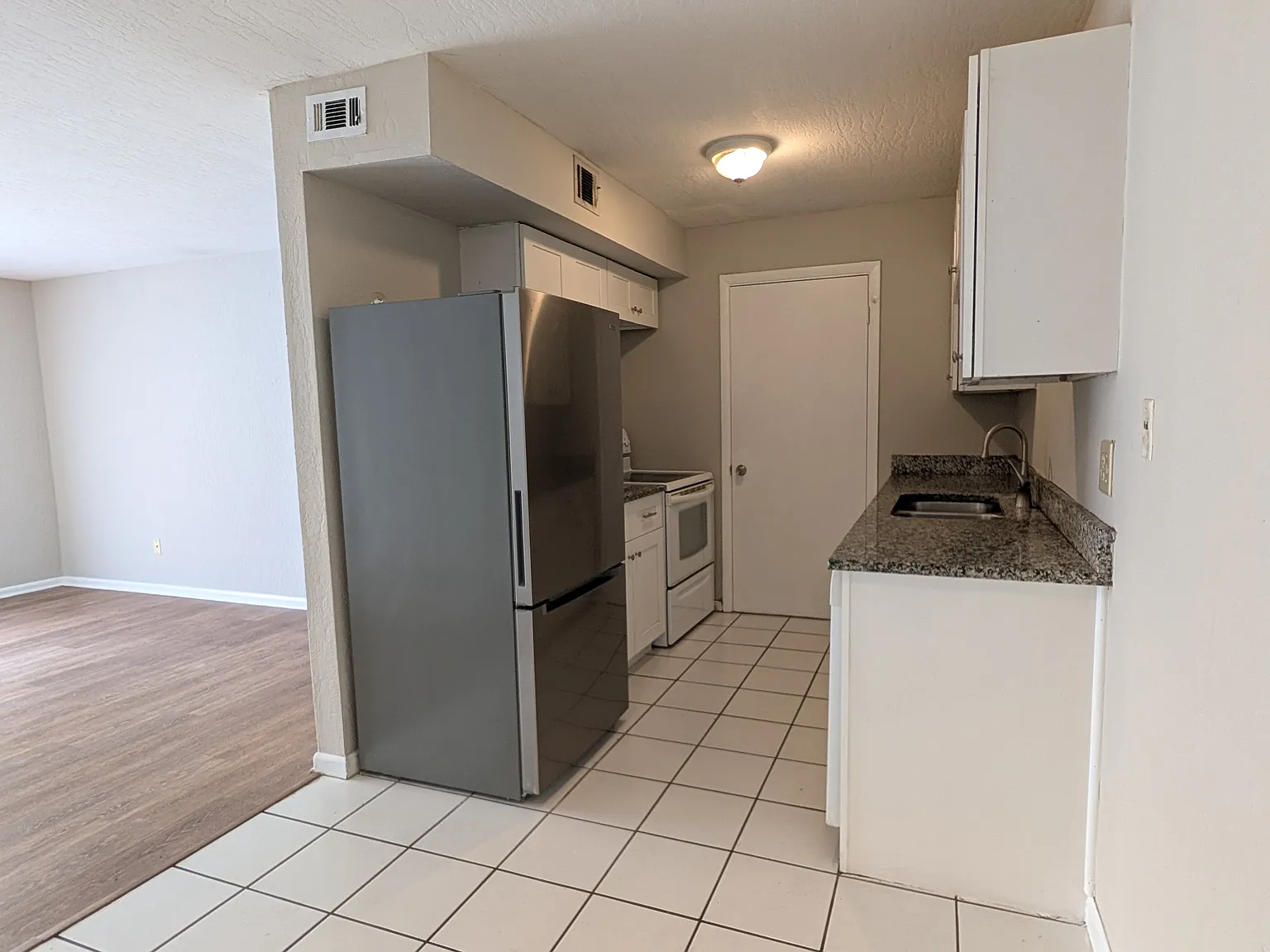 2 bed, 1069 sqft, $1,395 — Photo 4