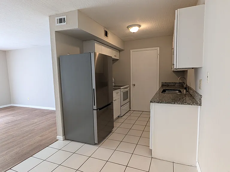 2130 Forest Knoll Dr NE #111 — Photo 4