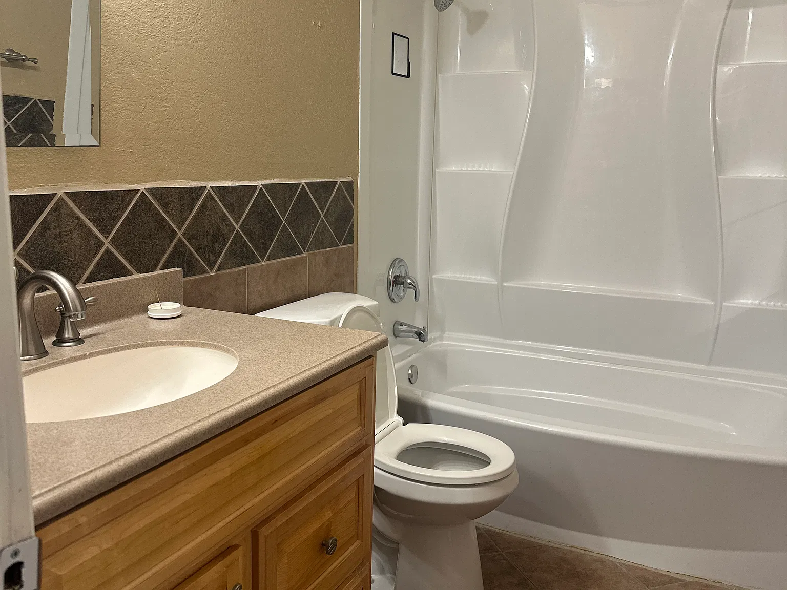 2 bed, 1.5 bath, 982 sqft, $2,500 — Photo 3