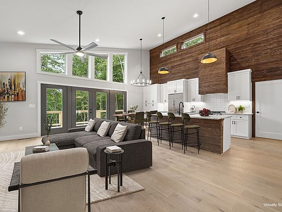 4th image of 257 Gallery Ct
