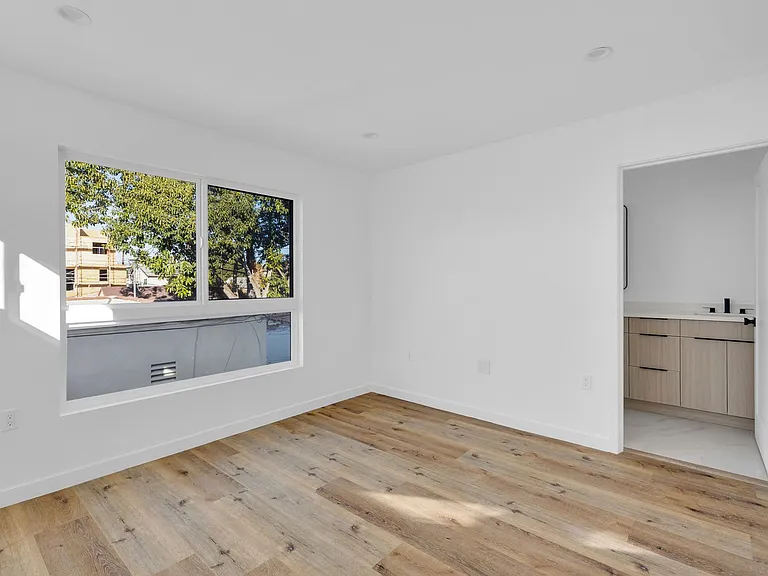 Best Priced Luxury 4 & 5 Bed Townhomes in Mid-City! — Photo 20