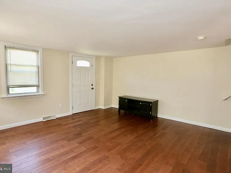 310 Ellis St — Photo 12
