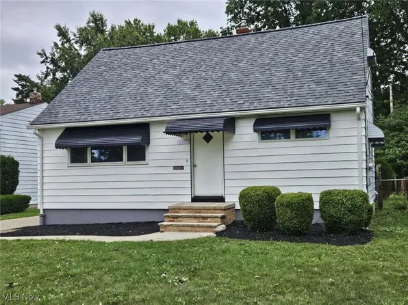 6355 Grosse Dr, Brookpark, OH 44142