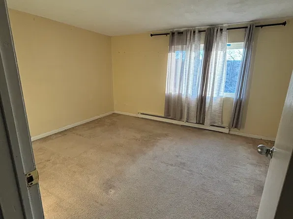 25 Willis St APT 27, Framingham, MA 01702