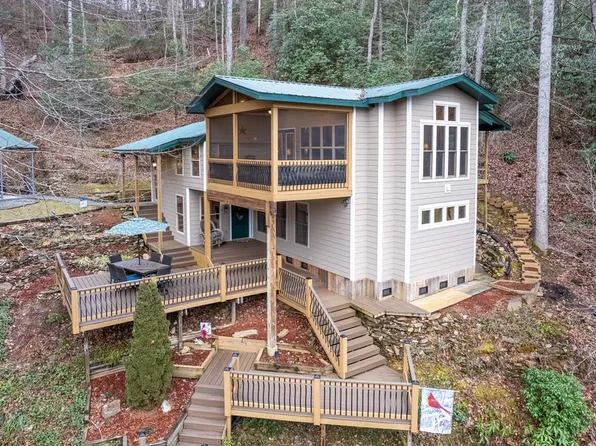 205 Brigadoon Br, Whittier, NC 28789