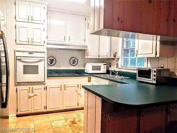 4th image of 508 W Barksdale Dr