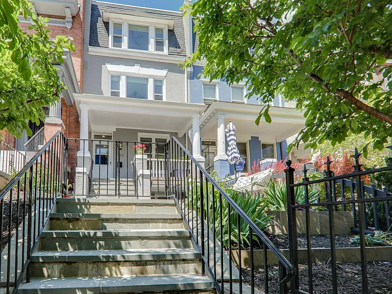 1211 Clifton St NW #B — Photo 2