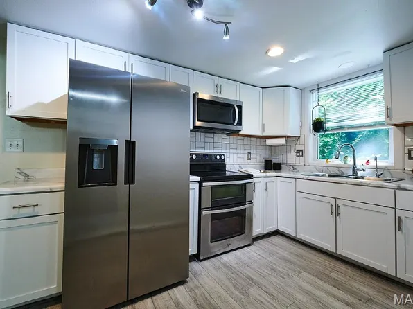 610 Saint Clair Rd, Fairview Heights, IL 62208