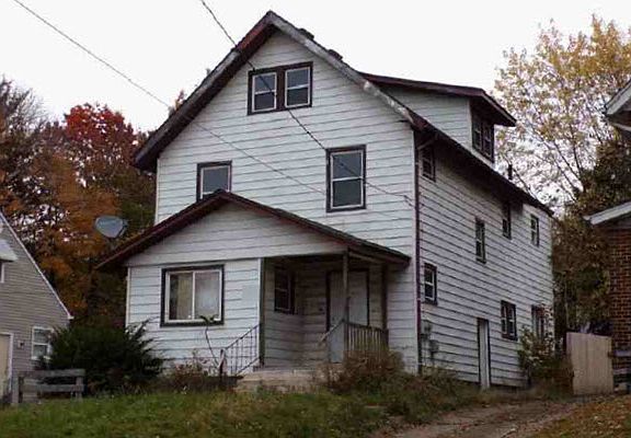 2nd image of 1031 Brown St