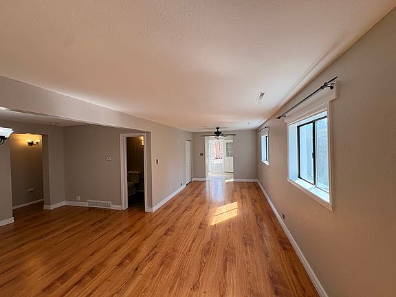 4th image of 3924 S Pearl St