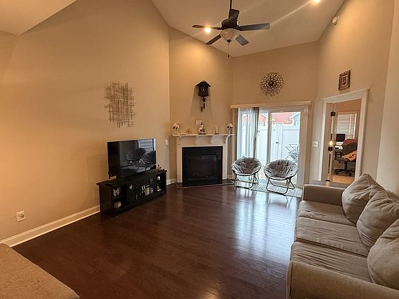 2nd image of 1808 Fox Den #3