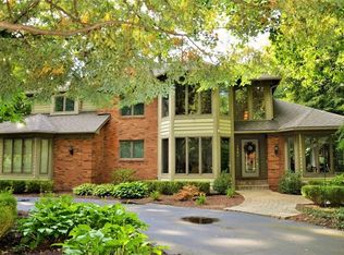 3590 Oakleaf Dr, West Bloomfield, MI